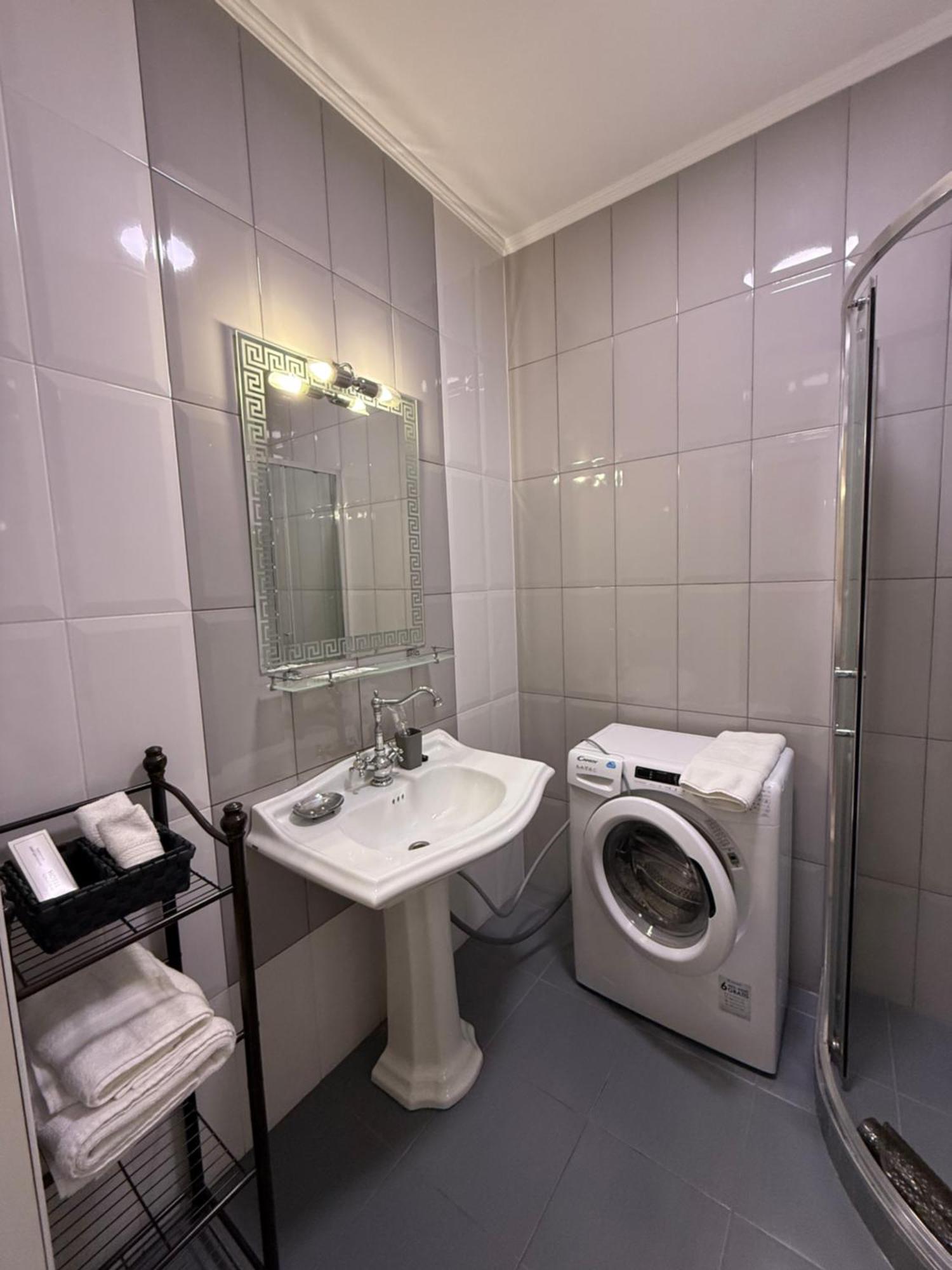 Gagarin Plaza Apartments Odesa Exterior photo
