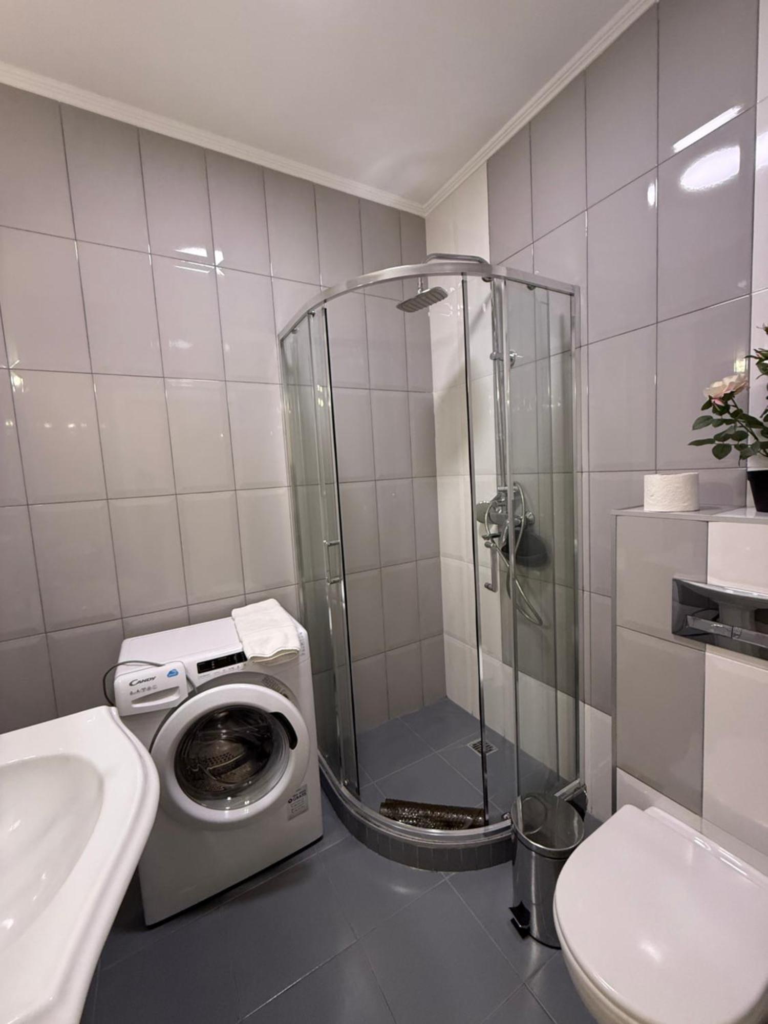 Gagarin Plaza Apartments Odesa Exterior photo