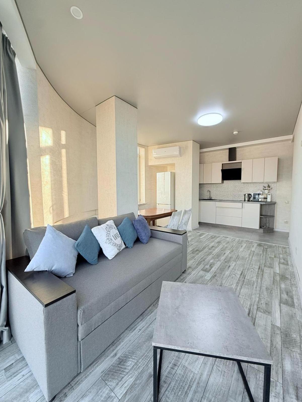 Gagarin Plaza Apartments Odesa Exterior photo