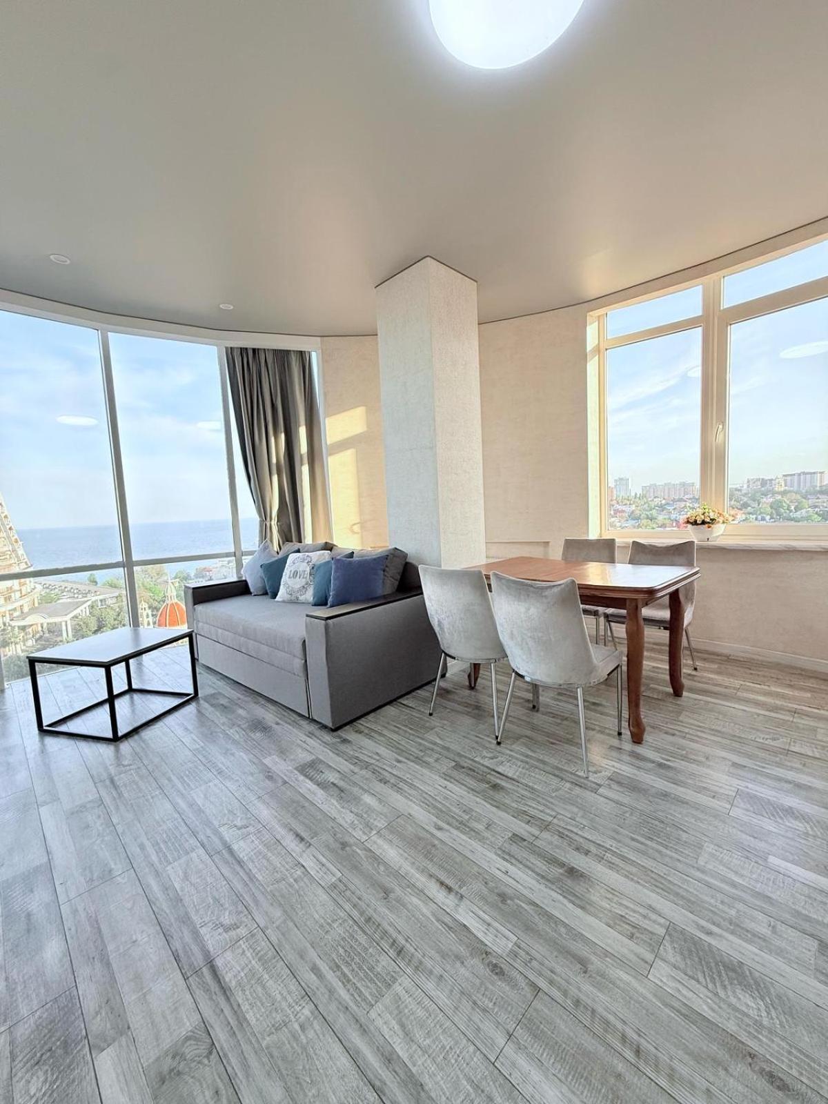 Gagarin Plaza Apartments Odesa Exterior photo